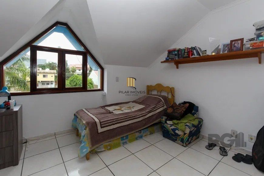 Casa em condomínio com 3 dormitórios, 1 vaga no bairro Nossa Senhora das Graças, Canoas!