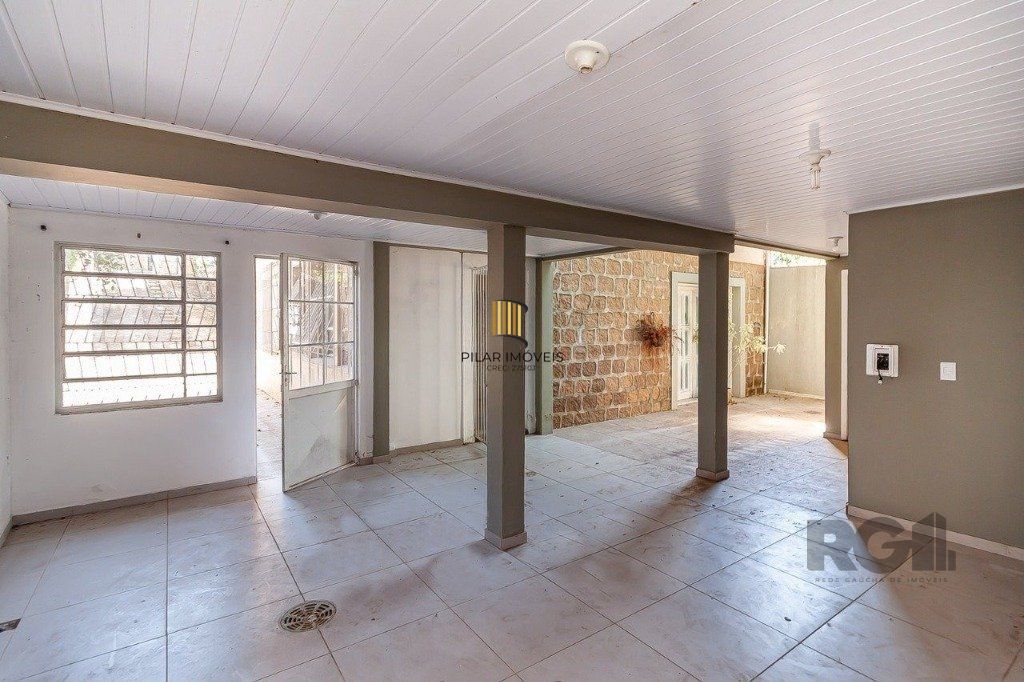 Casa de 4 dormitórios no bairro Três Figueiras