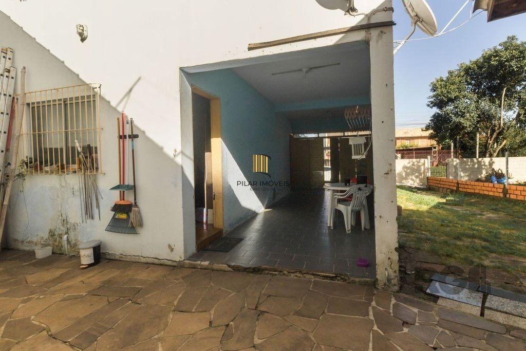Casa de 3 dormitórios, bairro Sarandi