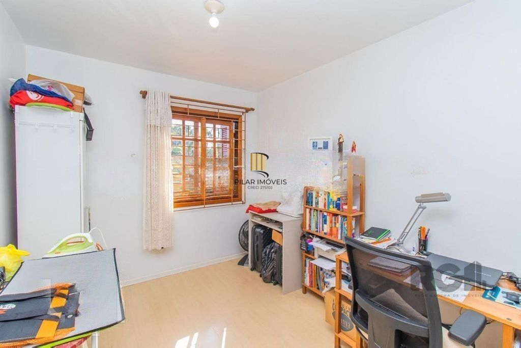 Casa de 4 dormitórios no bairro Cavalhada