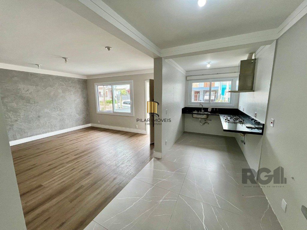Casa 2 dormitórios no bairro Hípica