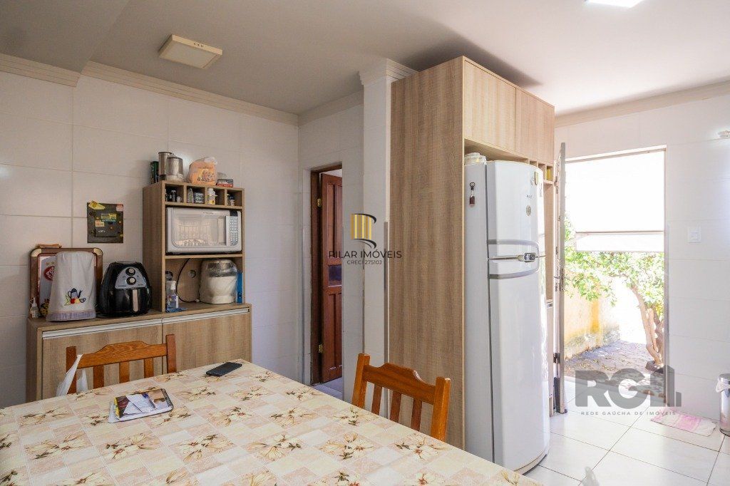 Casa com 4 dormitórios no bairro Gloria