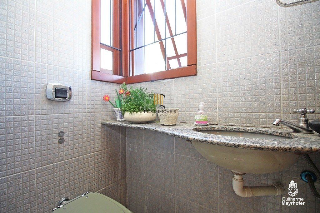 Casa para Venda - 275.72m², 4 dormitórios, sendo 3 suites, 4 vagas - Glória