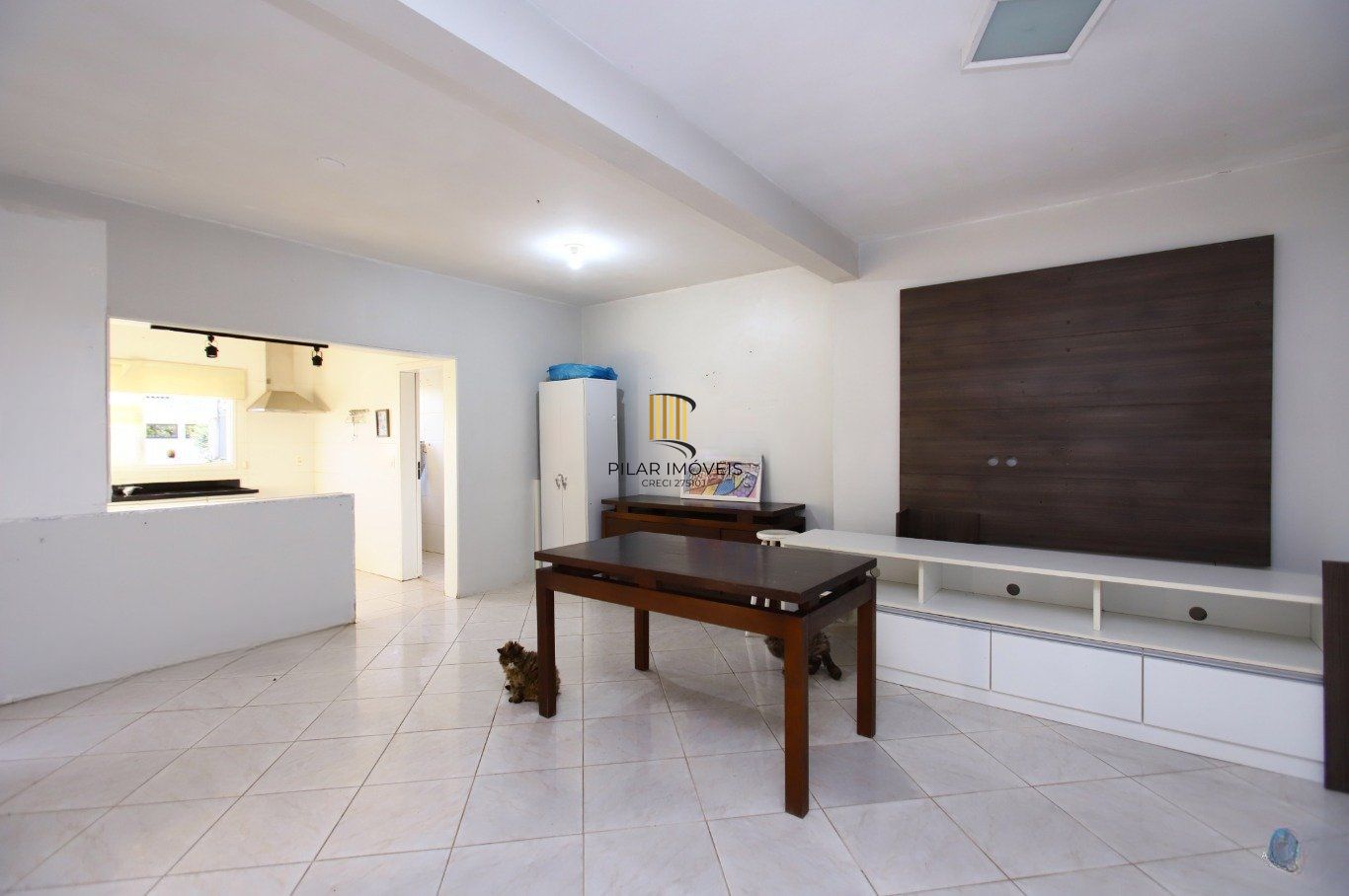 Casa com Edícula nos fundos, total de 5 dormitórios no Bairro gloria.
