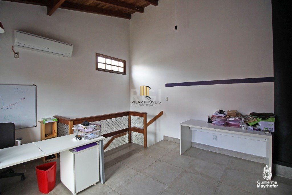 Casa para Venda - 151.36m², 3 dormitórios, sendo 1 suites, 2 vagas - Partenon