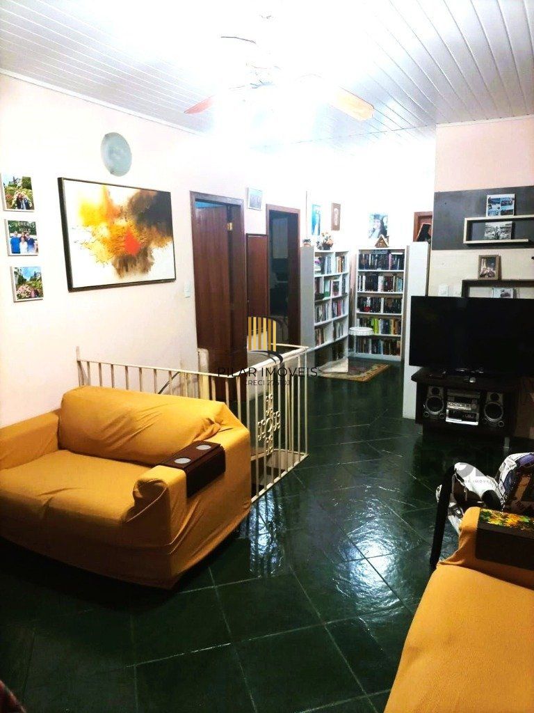 Casa 4 dormitórios no bairro Vila Ipiranga