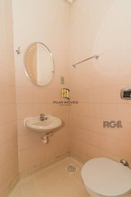 Sala comercial de 36m² no bairro Menino Deus