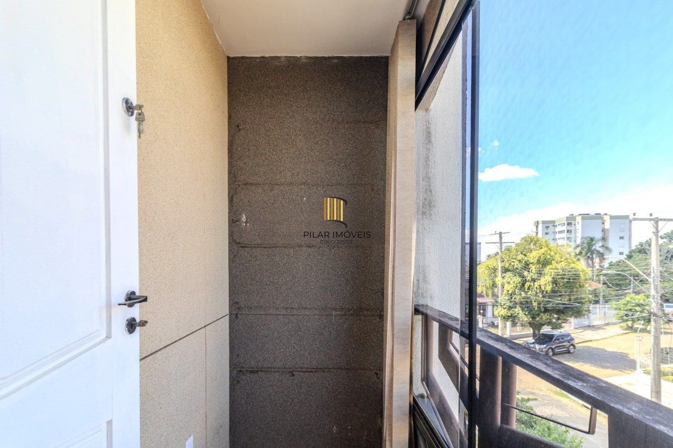 Apartamento de 2 dormitórios à venda em Vila Ipiranga, Porto Alegre.