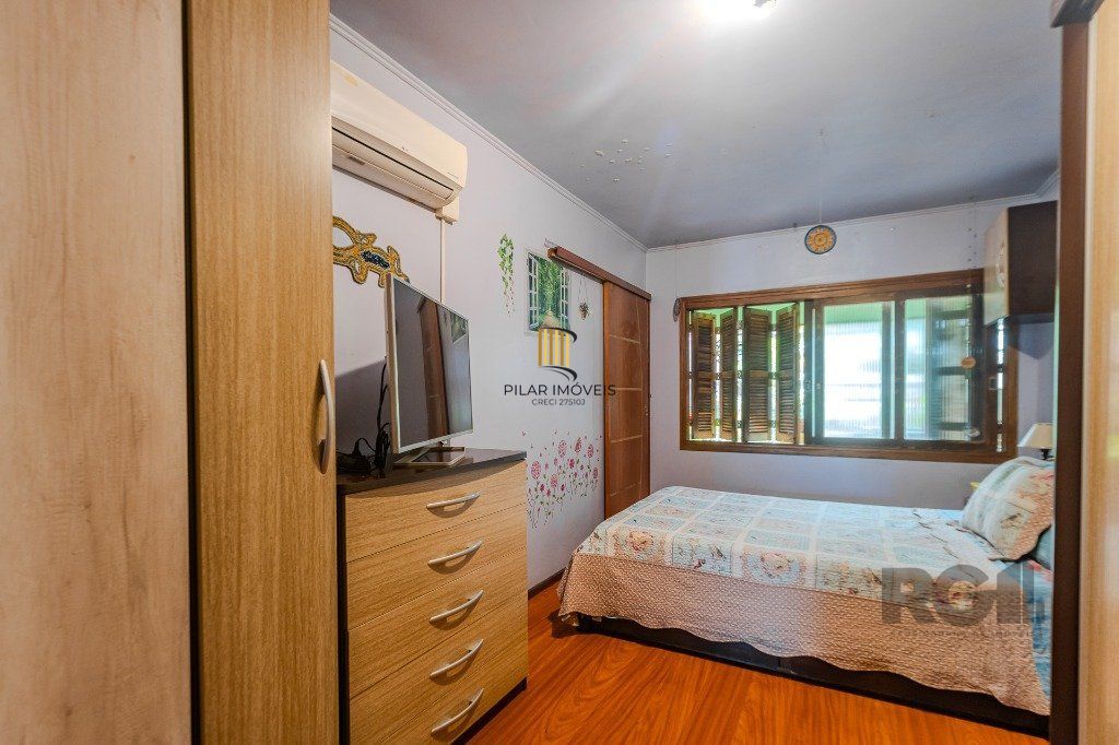 Prédio de 328m² - 4 dormitórios, 2 vagas no bairro Chácara das Pedras