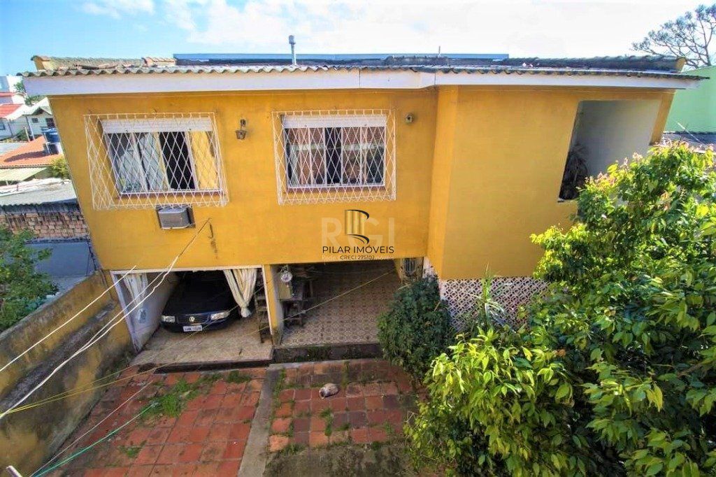 Casa para Venda - 287m², 3 dormitórios, sendo 2 suites, 4 vagas - Nonoai