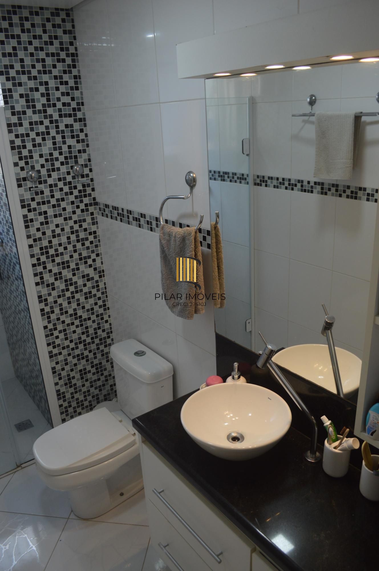 Apartamento com 3 quartos e 77m² à venda em Teresópolis, Porto Alegre.