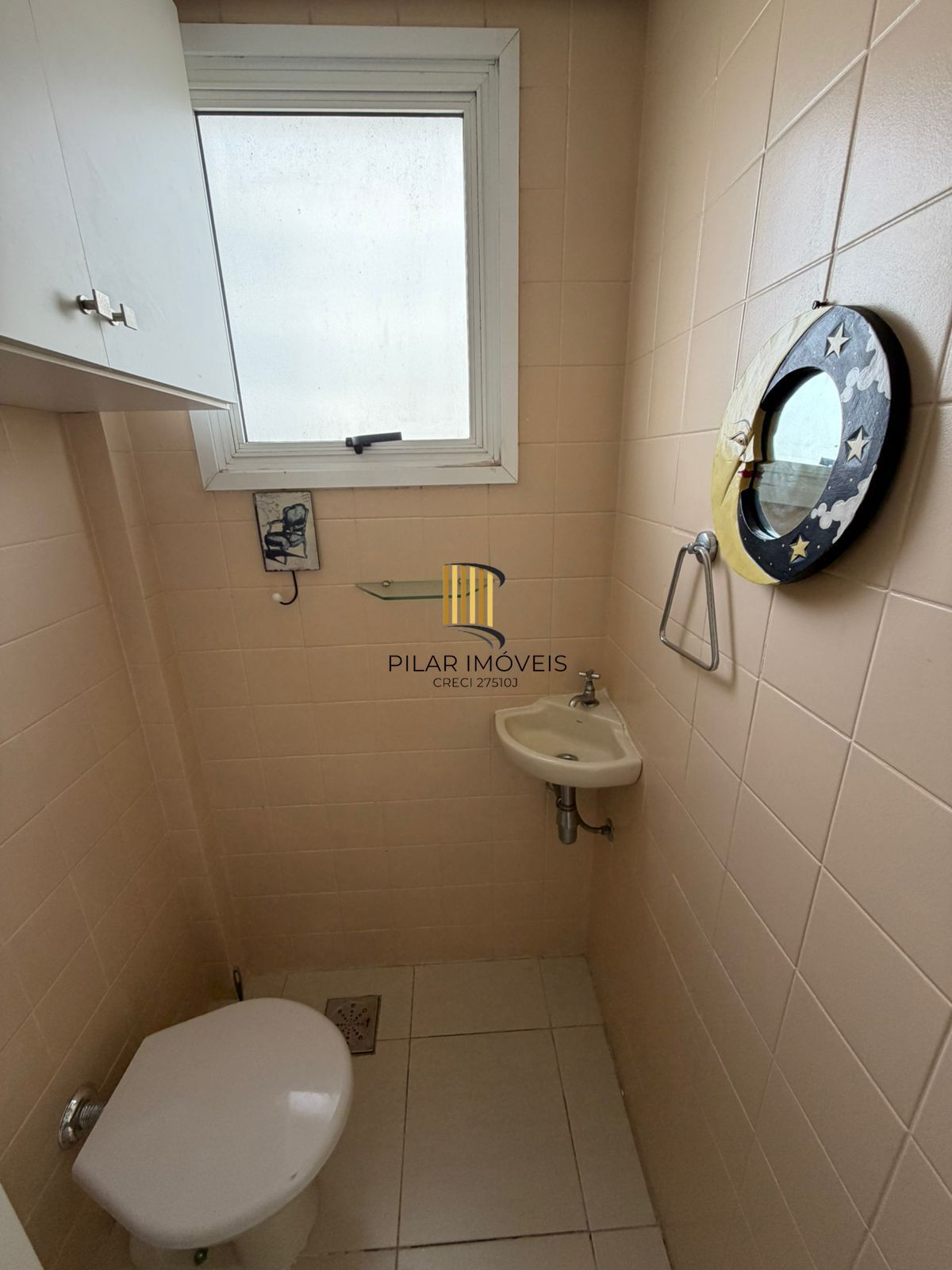 Apartamento 2 dormitórios, 1 vaga coberta no Bairro Teresópolis.