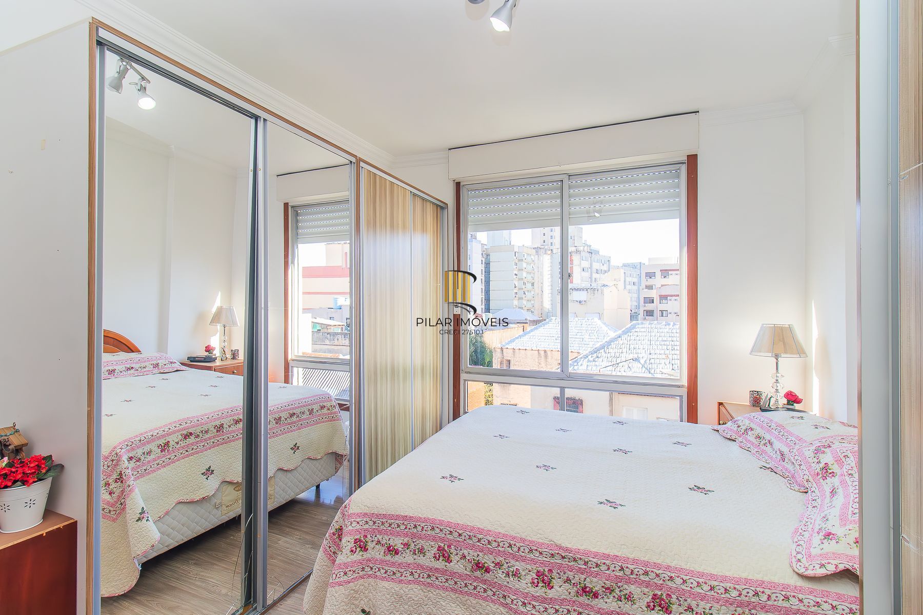 Apartamento para Venda - 103m², 3 dormitórios, sendo 1 suites, 1 vaga - Centro