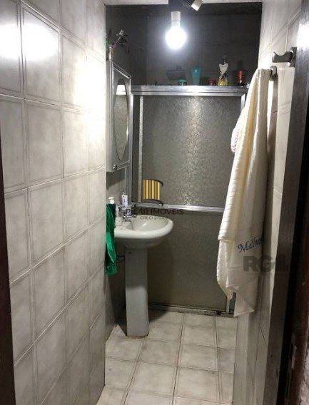 Casa para Venda - 200m², 5 dormitórios, sendo 1 suites, 4 vagas - Glória