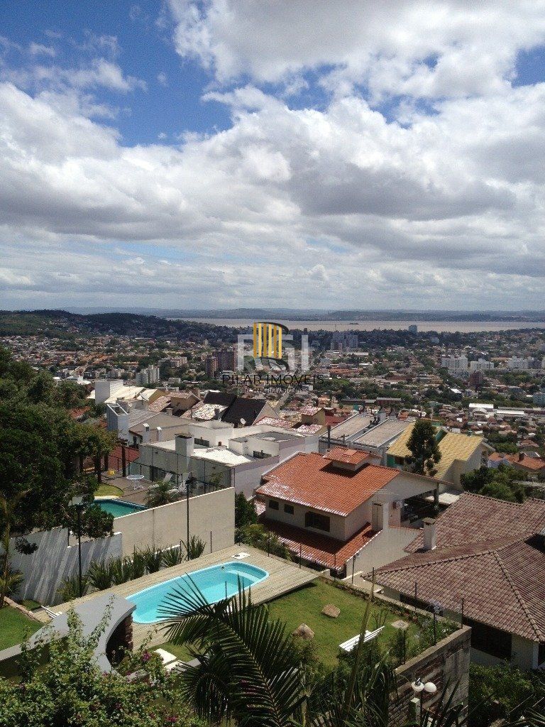 Casa Condominio para Venda - 350m², 4 dormitórios, sendo 1 suites, 2 vagas - Nonoai