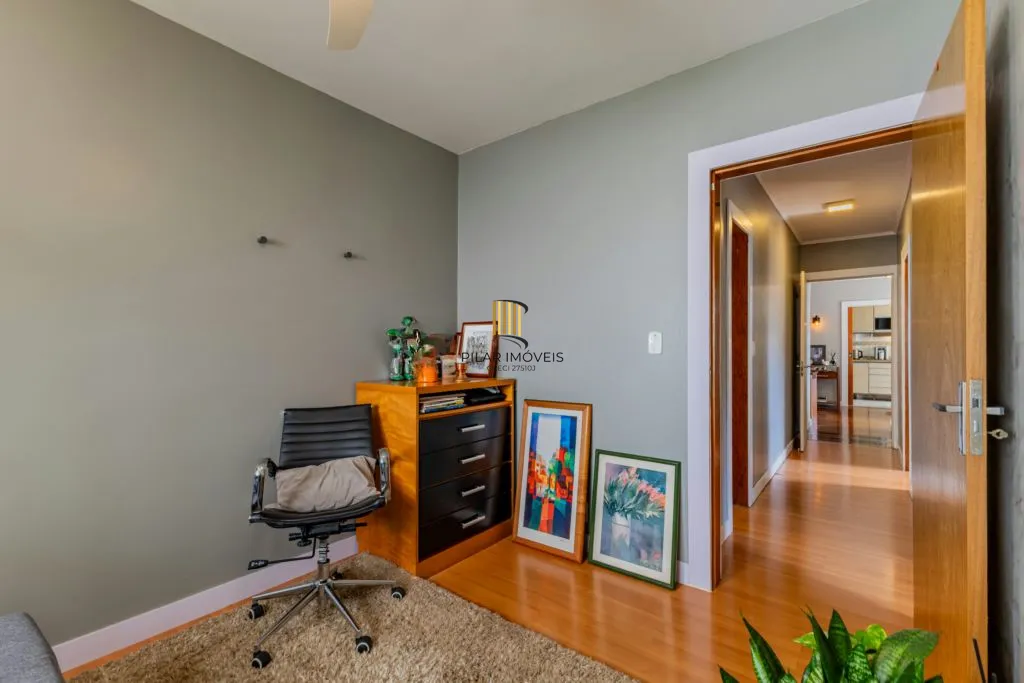 Apartamento de 3 dormitórios à venda em Petrópolis - Porto Alegre