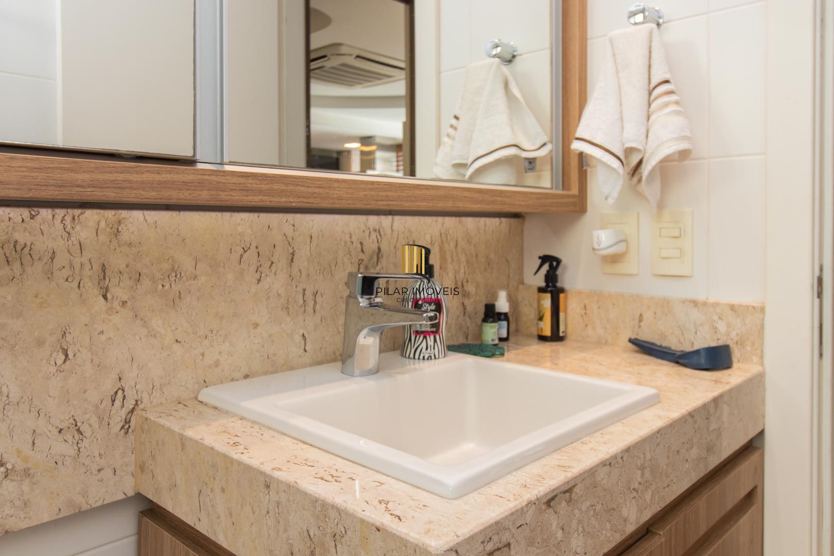 Apartamento para Venda - 93.43m², 3 dormitórios, sendo 1 suites, 2 vagas - Teresópolis