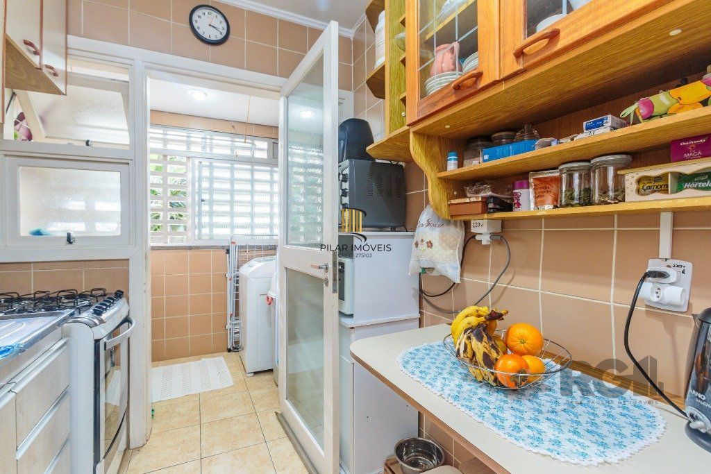 Apartamento 2 dormitórios  com 1 vaga no bairro Teresópolis em Porto Alegre