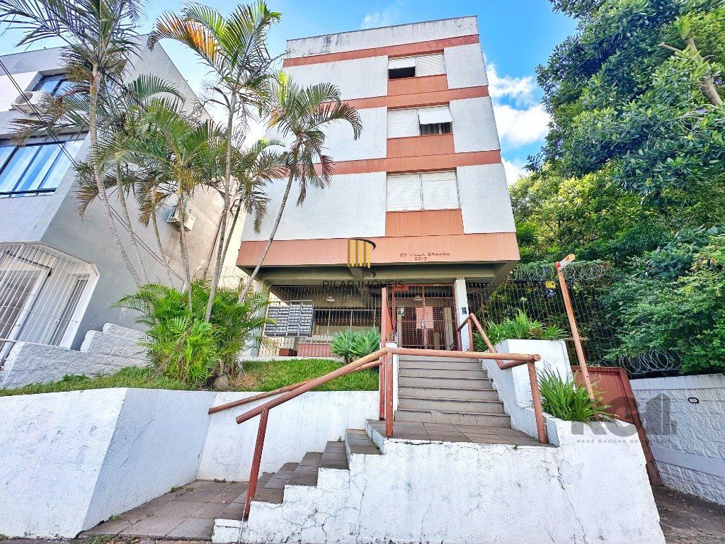 Cobertura com 3 dormitórios, 1 vaga de garagem no bairro Teresópolis