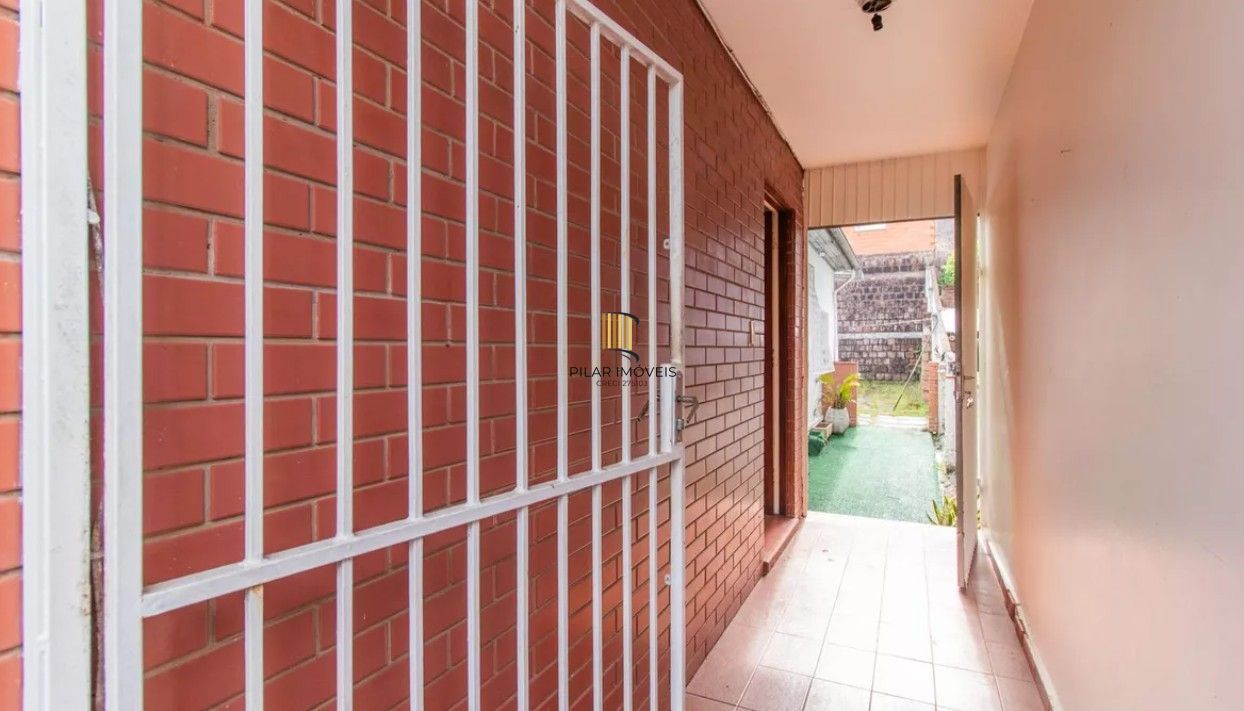 Casa 3 dormitórios Bairro Teresópolis