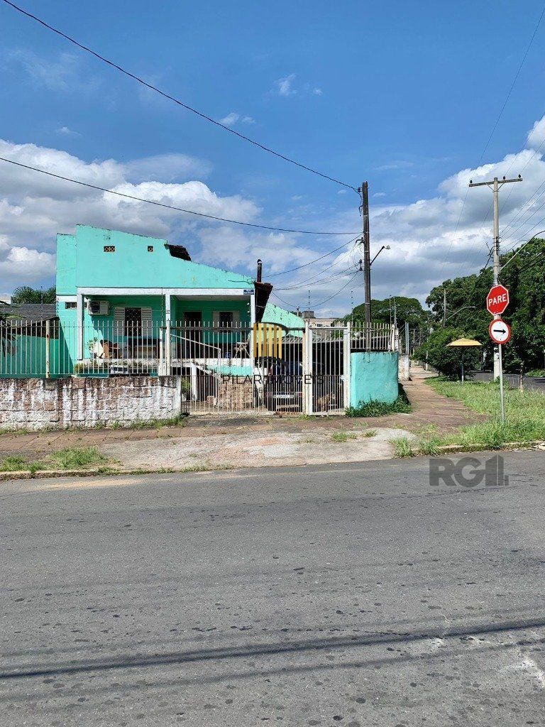 Casa 3 dormitórios no bairro Glória - Pilar Imóveis