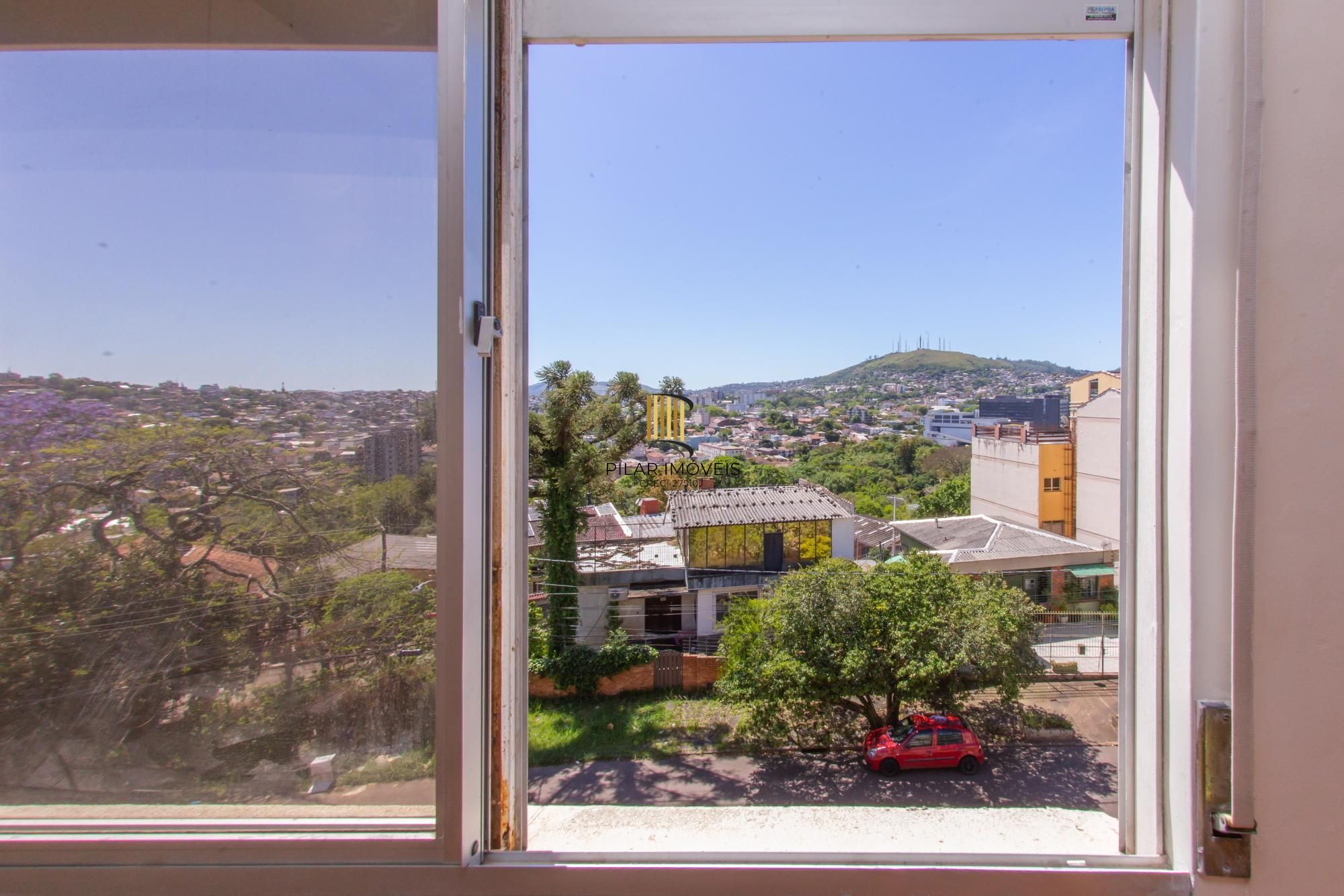 Cobertura de 02 dormitorios no bairro Medianeira- Porto Alegre /RS