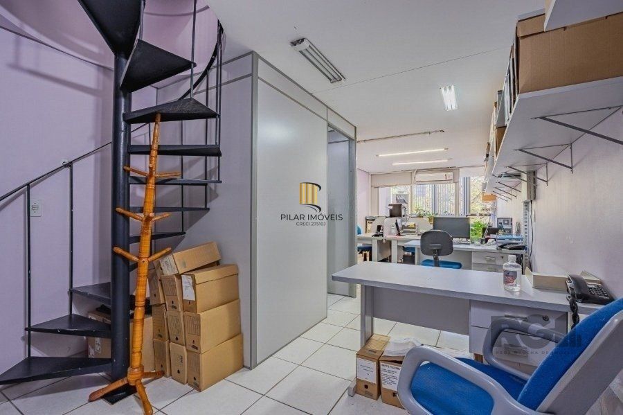 Excelente cobertura comercial de 79m² com 2 banheiros.
