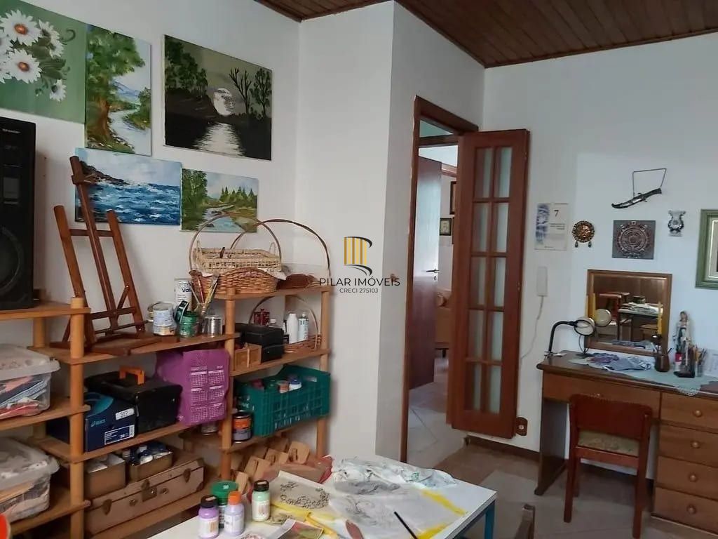 Casa com 4 dormitórios no bairro Passo da Areia