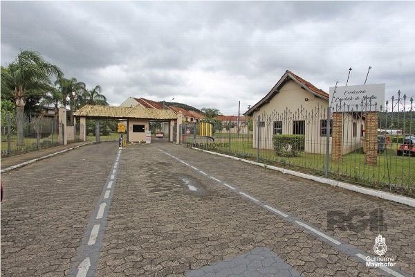 Casa em condomínio 111m² - 3 dormitórios sendo 1 suíte e 4 vagas no bairro Espirito Santo