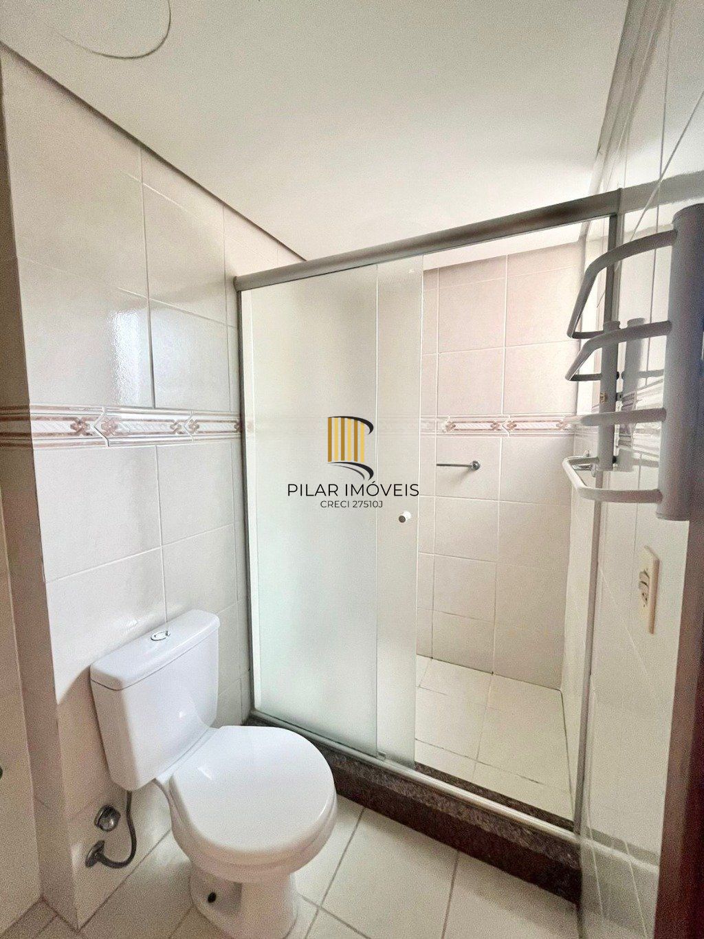 Apartamento de 4 dormitórios e 184m² à venda em Menino Deus, Porto Alegre.