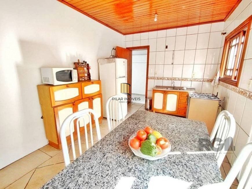 Casa de 3 dormitórios, bairro São Sebastião