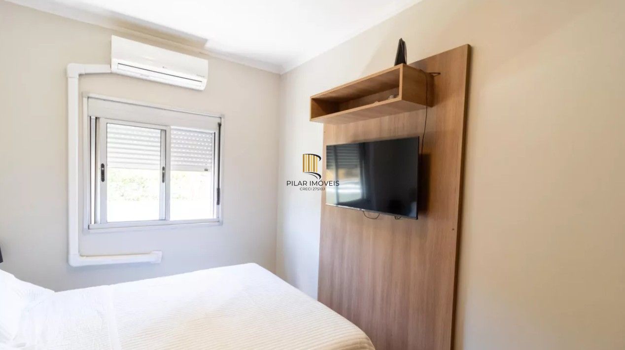 Apartamento de 2 dormitórios com 1 vaga de garagem escriturada, na Rua Dom Vital, Bairro Glória.