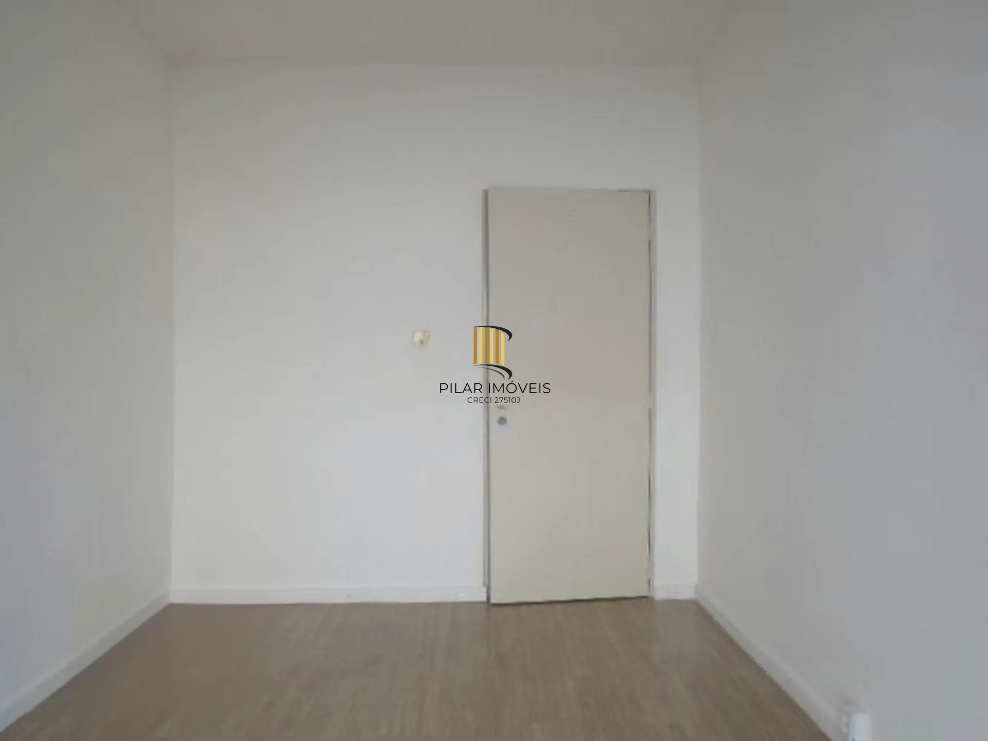 Apartamento de 2 dormitorios à venda em Glória, Porto Alegre.