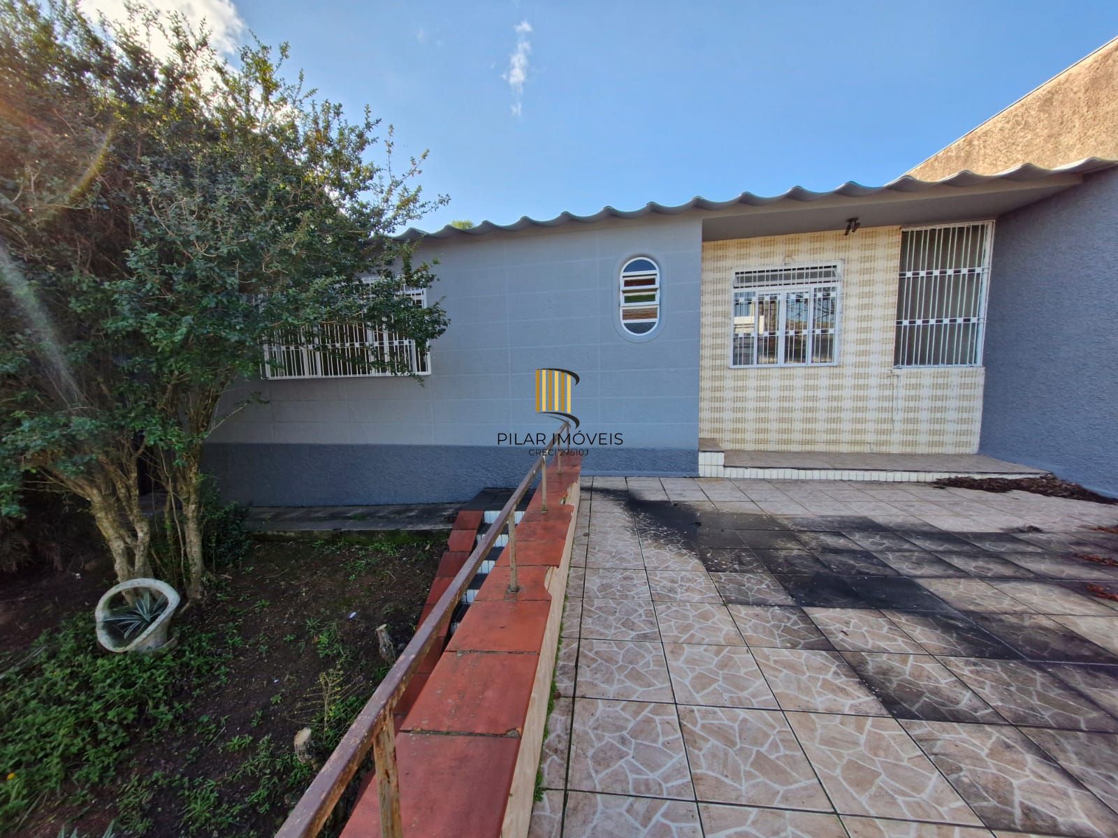 Casa 3 dormitórios, 3 banheiros, bairro Teresópolis.