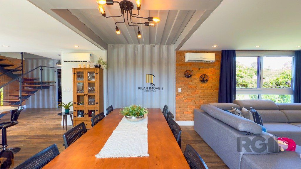 Casa para Venda - 315m², 3 dormitórios, sendo 1 suites, 2 vagas - Teresópolis
