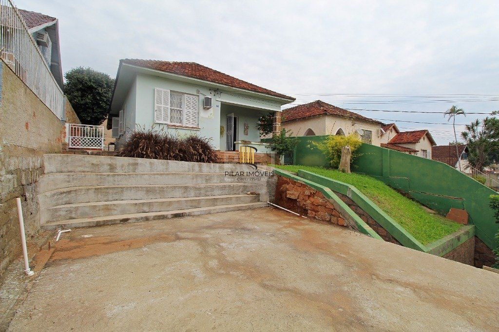 Casa para Venda - 264m², 3 dormitórios, 2 vagas - Santa Tereza