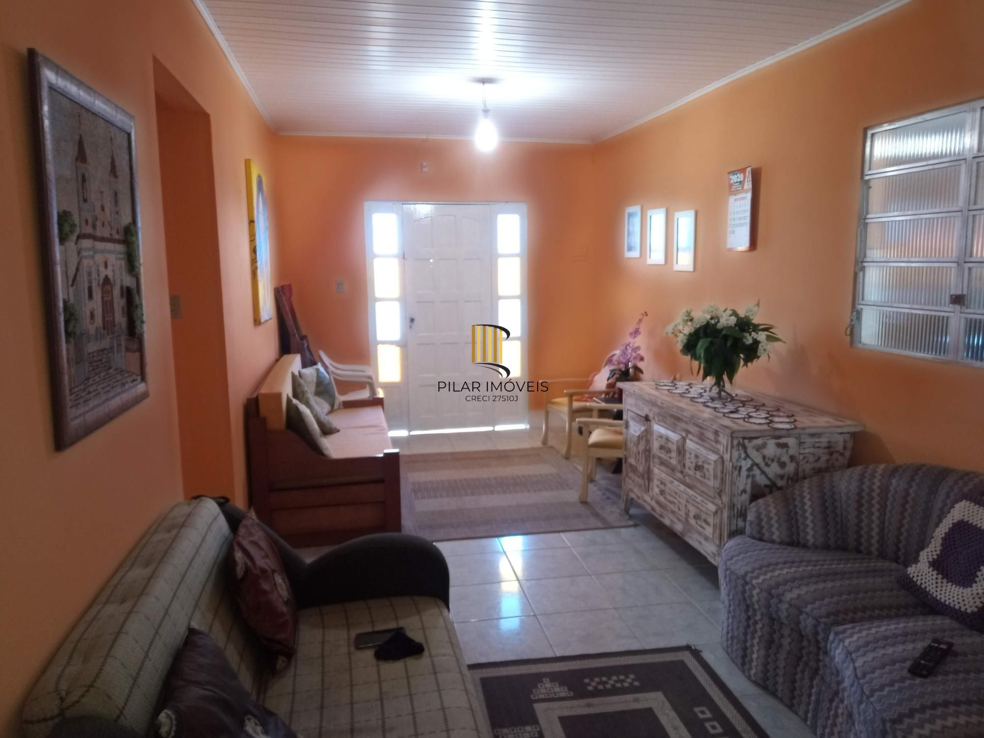 2 casas no pátio em Magistério