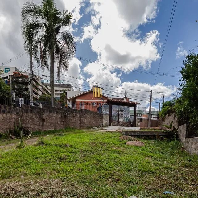 Casa à Venda na Rua da Gruta – 241,99m² – Próxima ao Hospital Divina Providência