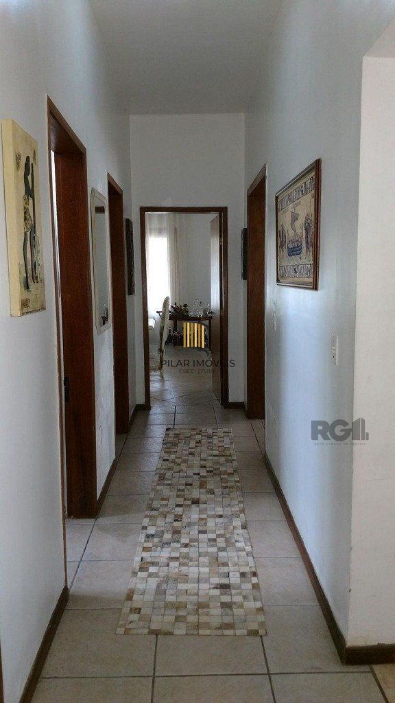 Casa de 3 dormitórios no bairro  Sarandi