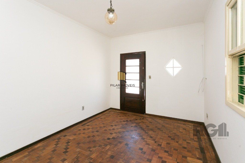 Casa com 5 dormitórios no bairro Jardim Carvalho