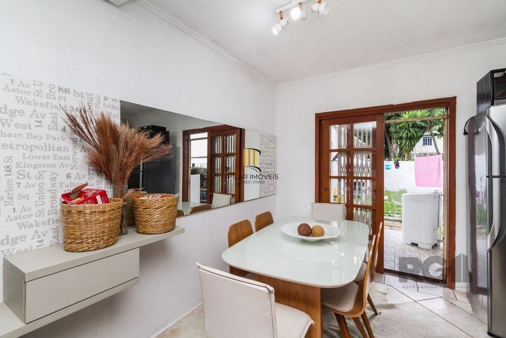 Casa de 117m² - 3 dormitórios e 1 vaga no bairro Hípica