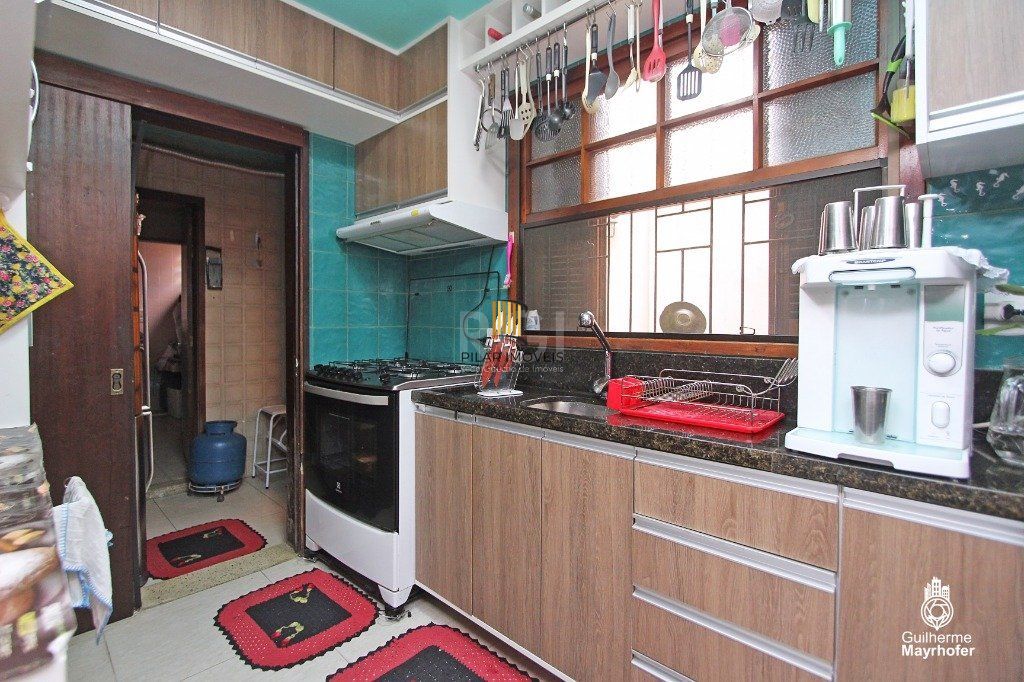 Casa para Venda - 381m², 3 dormitórios, sendo 1 suites, 4 vagas - Tristeza