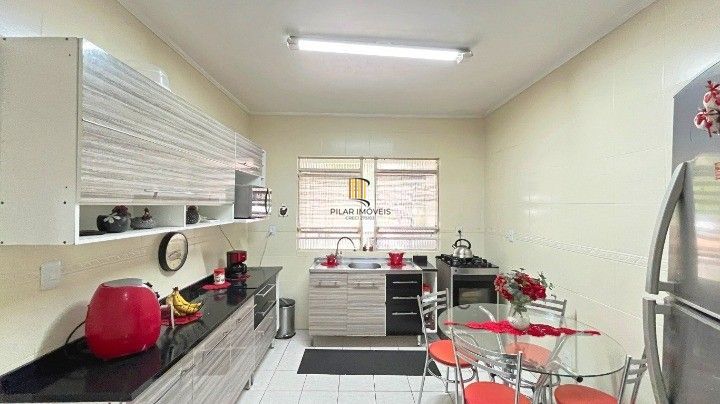 Casa com 4 Quartos e 3 banheiros de 223 m², perto da PUC à venda por R$ 697.000