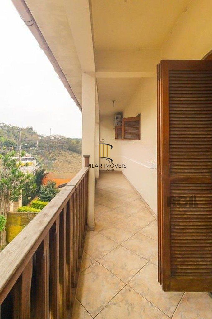 Casa 3 dormitórios no bairro Glória
