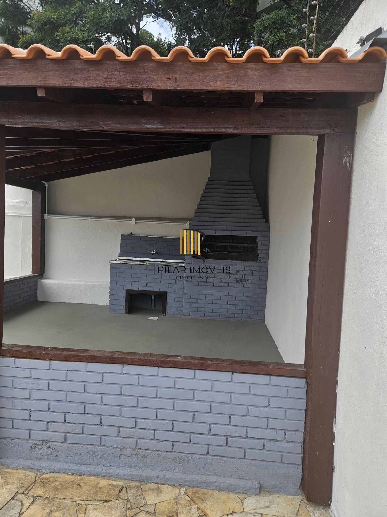 Casa toda reformada na avenida nonoai