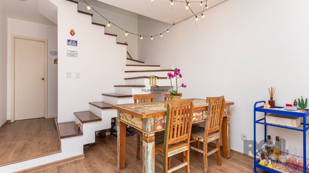 Casa em condomínio de 109m² - 3 dormitórios, 1 suíte e 1 vaga no bairro Teresópolis