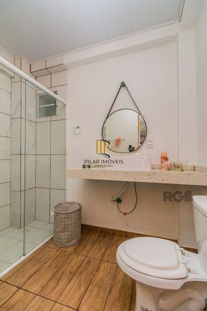 Casa de 2 dormitórios com 98m² no Bairro Lomba do Pinheiro