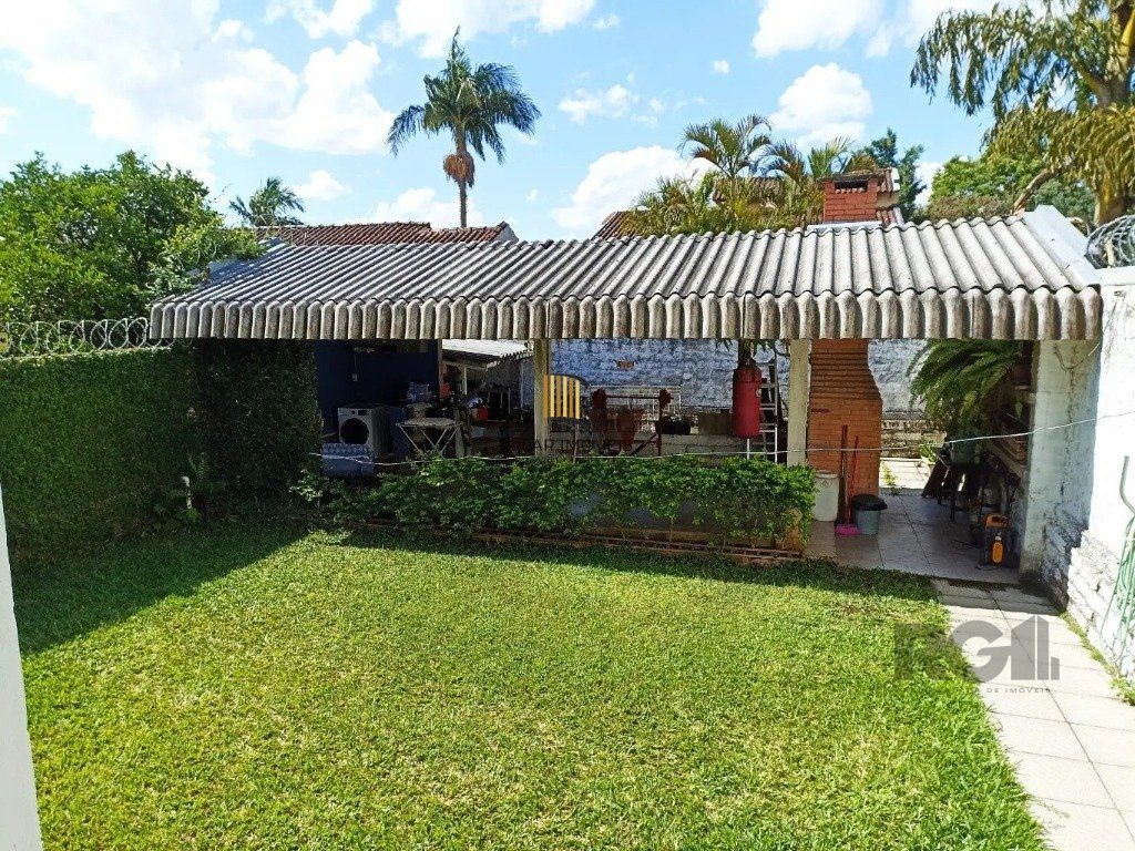 Casa com 3 dormitórios no bairro  Costa e Silva