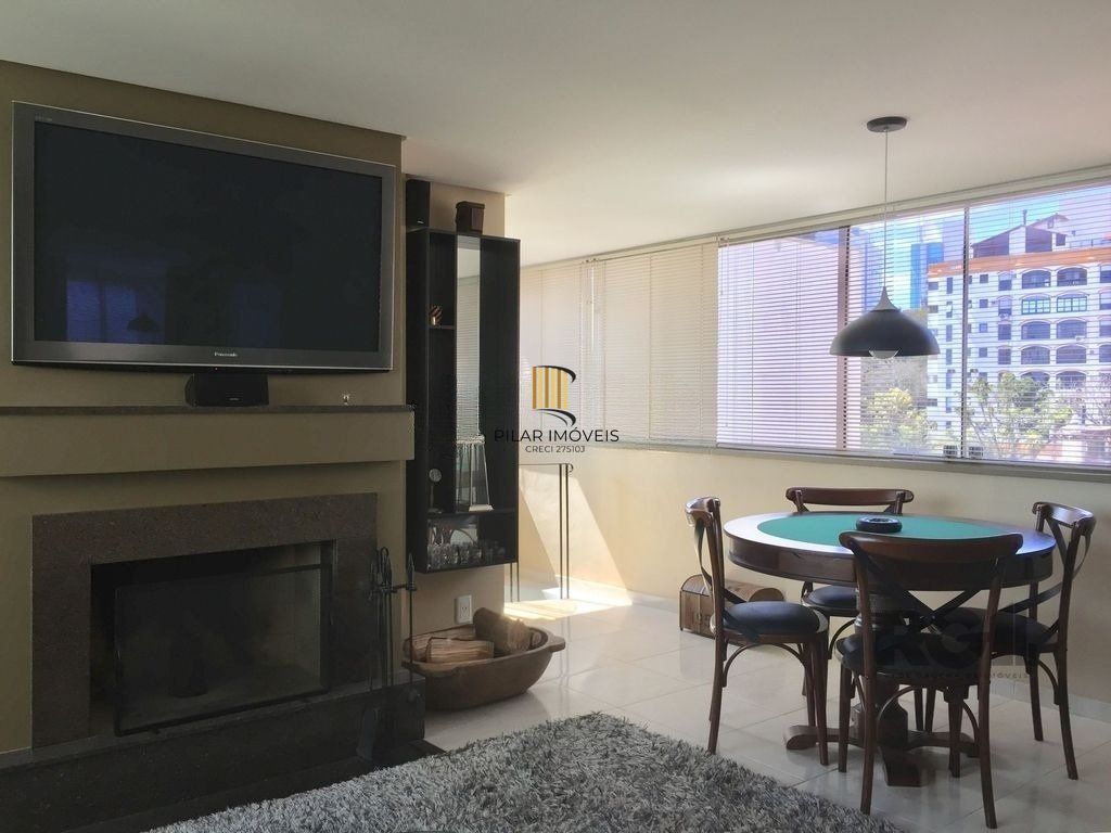 Amplo apartamento duplex com 2 dormitórios e 1 vaga de garagem.