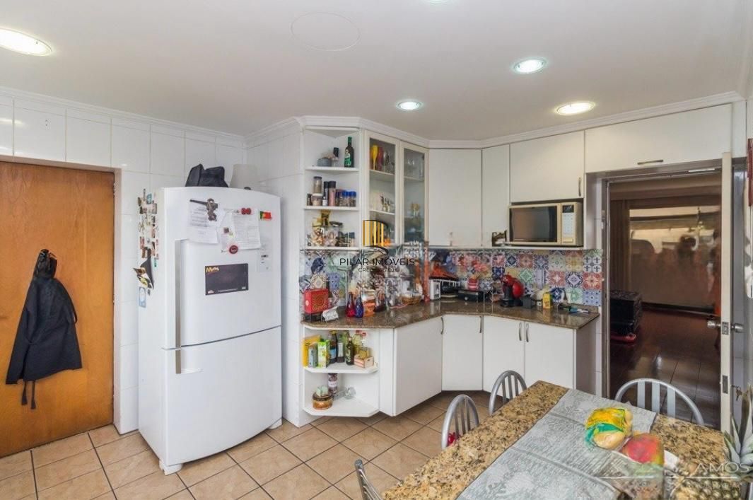 Apartamento 138m² 3 dormitórios no bairro Petrópolis